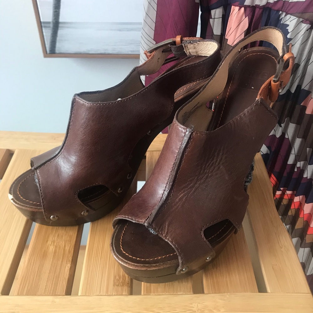 FRYE vintage retro style leather platform sandals